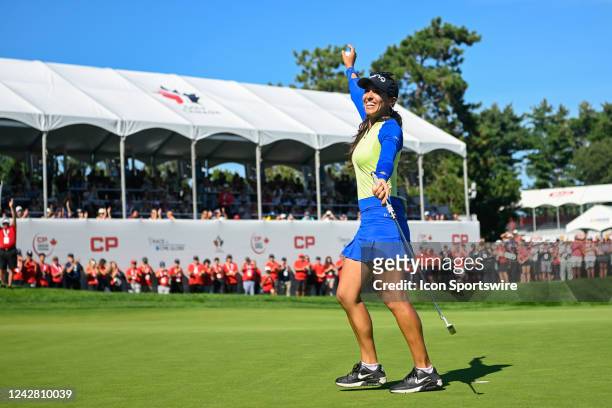 Paula Reto reacts to sinking her par putt on 18 to win the 2022 CP Women's Open at the Ottawa Hunt and Golf Club on August 28, 2022 in Ottawa,...