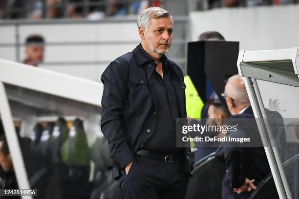 Bruno Genesio of Stade Rennes looks on during the Ligue 1 match between RC Lens and Stade Rennes at Stade Bollaert-Delelis on August 27, 2022 in...