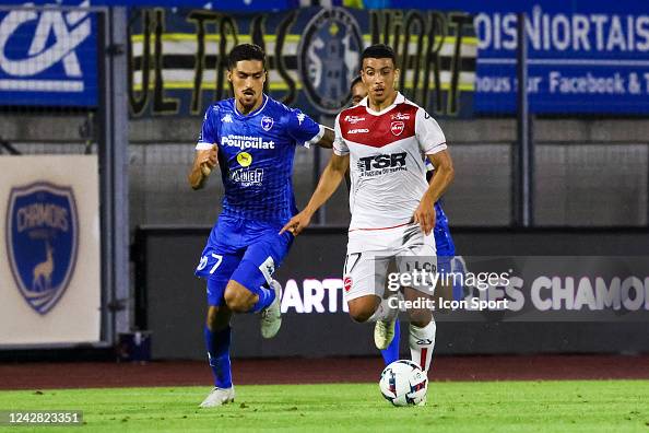 07 Moataz ZEMZEMI - 17 Aymen BOUTOUTAOU during the Ligue 2 match... News Photo - Getty Images