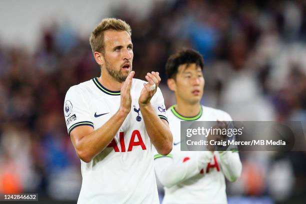 Harry Kane of Tottenham Hotspur acknowledges the fans after the Premier League match between West Ham United and Tottenham Hotspur at London Stadium...