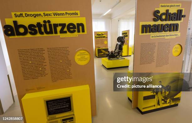 September 2022, Bavaria, Oberschleißheim: An ejector seat stands in the exhibition "Bombenwetter" , which focuses on the effects of the air war on...