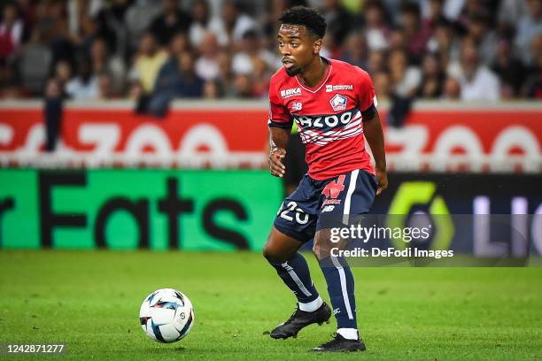 Angel GOMES of OSC Lille controls the ball during the Ligue 1 match between Lille OSC and OGC Nice at Stade Pierre-Mauroy on August 31, 2022 in...