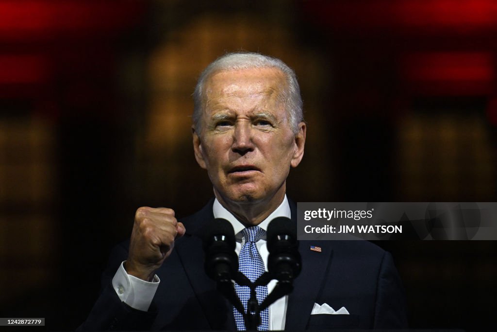 TOPSHOT-US-POLITICS-BIDEN