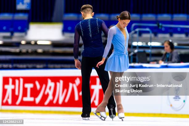 Lucy Hay and Kyle McLeod of Great Britain perform during the ISU Junior Grand Prix of Figure Skating at Ostravar Arena on September 2, 2022 in...