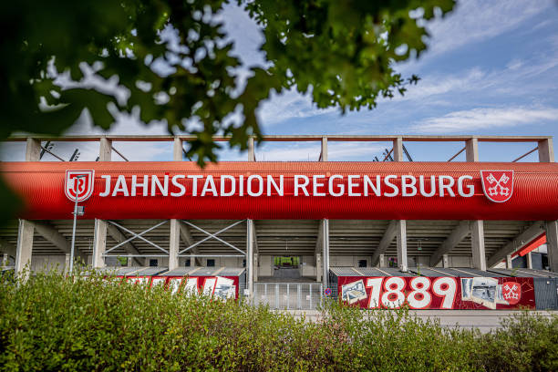 DEU: SSV Jahn Regensburg v Holstein Kiel - Second Bundesliga