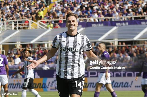 Arkadiusz Milik of Juventus celebrates after scoring a goal during the Serie A match between ACF Fiorentina and Juventus at Stadio Artemio Franchi on...