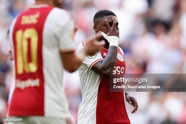 Steven Bergwijn of Ajax celebrates 2-0 during the Dutch Eredivisie match between Ajax v SC Cambuur at the Johan Cruijff Arena on September 3, 2022 in...