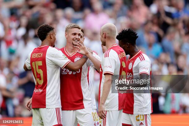 Kenneth Taylor of Ajax celebrates 3-0 with Devyne Rensch of Ajax, Dusan Tadic of Ajax, Mohammed Kudus of Ajax, Davy Klaassen of Ajax during the Dutch...