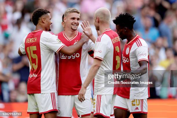 Kenneth Taylor of Ajax celebrates 3-0 with Devyne Rensch of Ajax, Dusan Tadic of Ajax, Mohammed Kudus of Ajax, Davy Klaassen of Ajax during the Dutch...