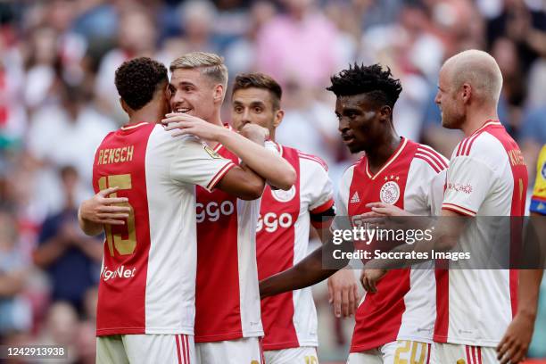 Kenneth Taylor of Ajax celebrates 3-0 with Devyne Rensch of Ajax, Dusan Tadic of Ajax, Mohammed Kudus of Ajax, Davy Klaassen of Ajax during the Dutch...