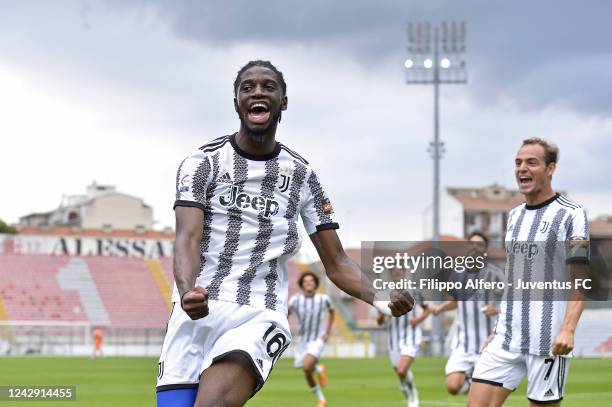 Samuel Iling Junior of Juventus celebrates after scoring a goal during the Serie C match between Juventus Next Gen and Trento at Stadio Giuseppe...