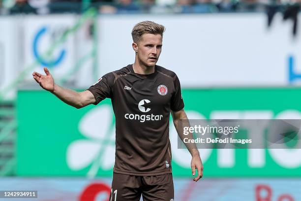 Johannes Eggestein of FC St. Pauli gestures during the Second Bundesliga match between SpVgg Greuther Fürth and FC St. Pauli at Sportpark Ronhof on...