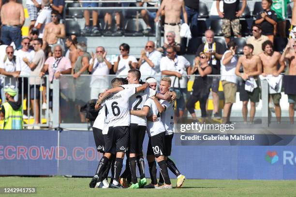 All players of Spezia Calcio celebrates after scoring own goal by Jerdy Scouten of Blologna FC during the Serie A match between Spezia Calcio and...