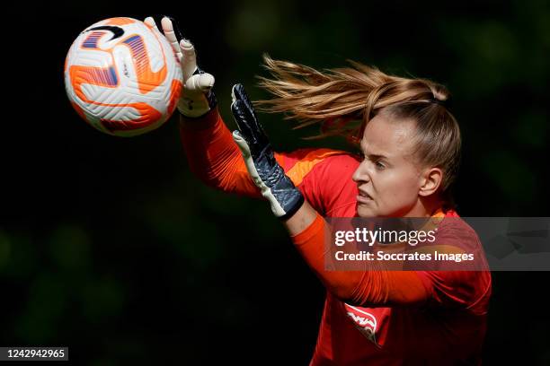 Daphne van Domselaar of Holland Women during the Training WomenTraining Holland Women at the KNVB Campus on August 29, 2022 in Zeist Netherlands