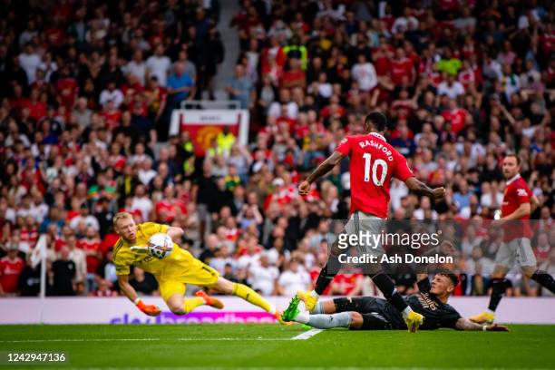 Marcus Rashford of Manchester United scores a goal to make it 2-1 during the Premier League match between Manchester United and Arsenal FC at Old...