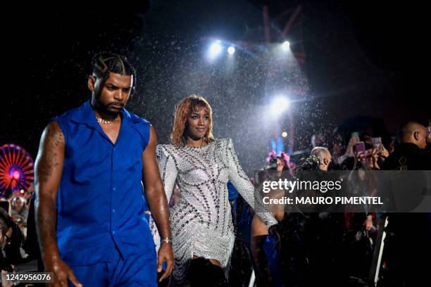 Izza Be Singer 116 Iza (Singer) Stock Photos, High-Res Pictures, and Images - Getty Images