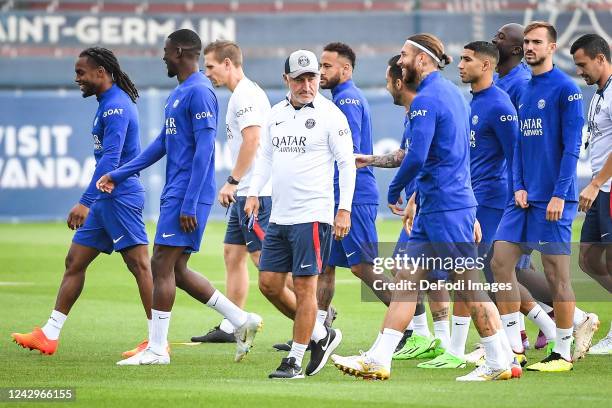 Christophe GALTIER of PSG with his team looks on ahead of their UEFA Champions League group H match against Juventus at Parc des Princes on September...
