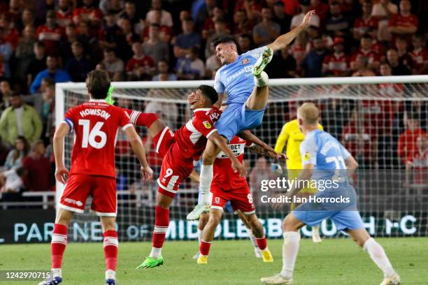 Danny Batth of Sunderland challenges Rodrigo Muniz of Middlesbrough during the Sky Bet Championship match between Middlesbrough and Sunderland at...