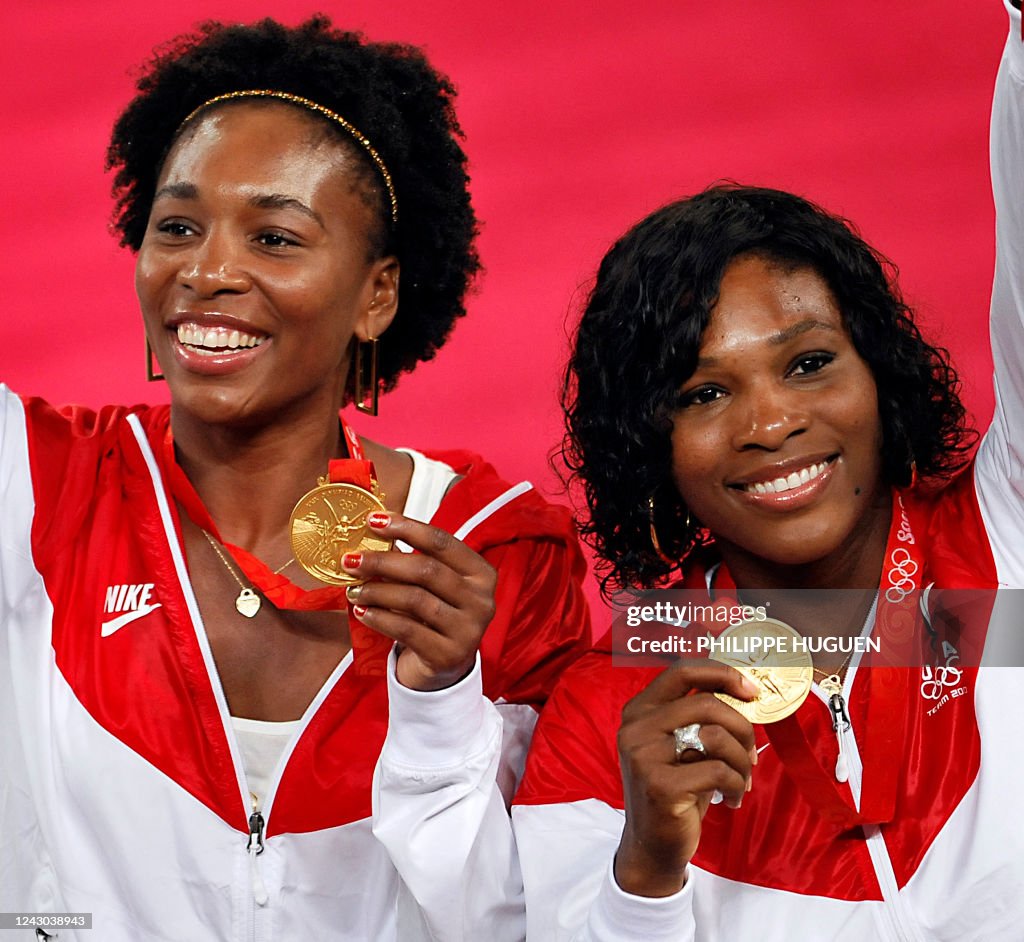 OLY-2008-TENNIS-USA-PODIUM