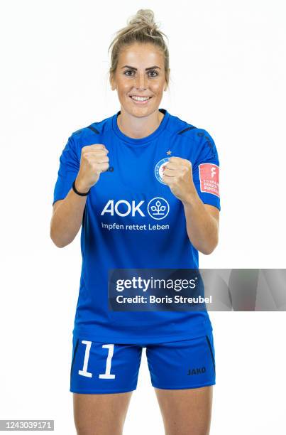 Jennifer Cramer of 1. FFC Turbine Potsdam celebrates during the team presentation at Karl-Liebknecht-Stadion on September 8, 2022 in Potsdam, Germany.