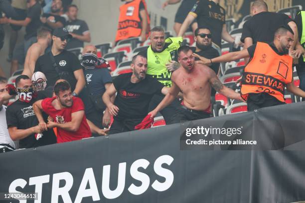 September 2022, France, Nizza: Soccer: UEFA Europa Conference League, OGC Nice - 1. FC Köln, Group D, Matchday 1 at Allianz Riviera Stadium. Riots...