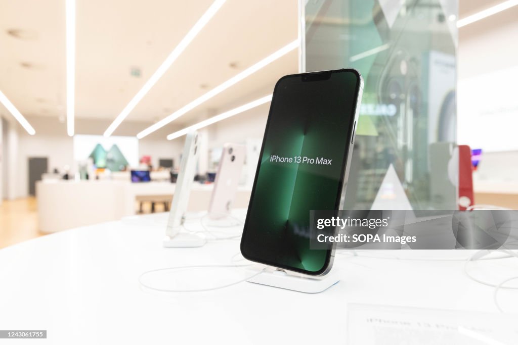 Apples iPhone 13 Pro Max seen on display inside an electronics store ...