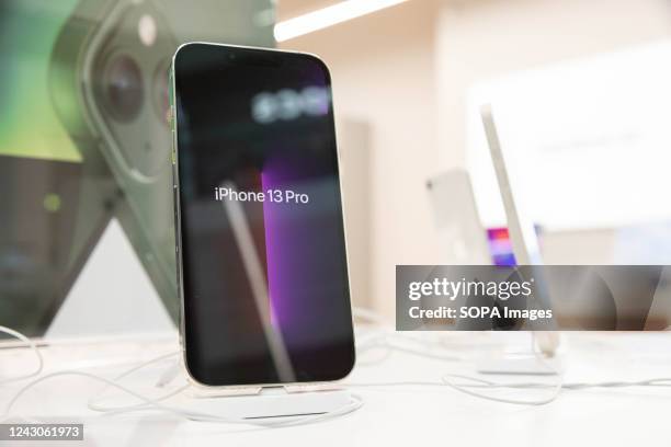2,567 Iphone 13 Stock Photos, High-Res Pictures, and Images - Getty Images