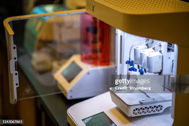 Lab Print Machine 85 University Of Victoria In British Columbia Stock Photos, High-Res ...