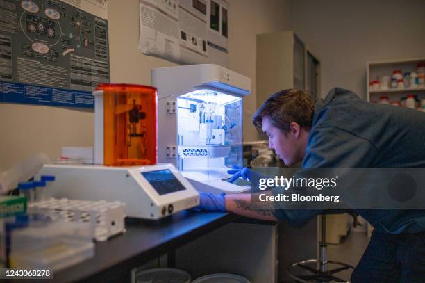 Lab Print Machine 86 University Of Victoria In British Columbia Stock Photos, High-Res ...