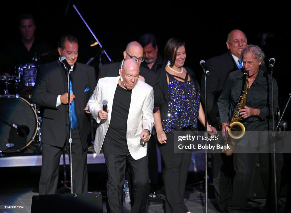 Rol Rous Norman Fox and the Rob Roys perform at the Cousin Brucie Palisades ...