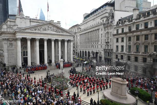 The Company of Pikemen and Musketeers and the Band of the Honourable Artillery Company arrive the Royal Exchange prior to the second Proclamation in...