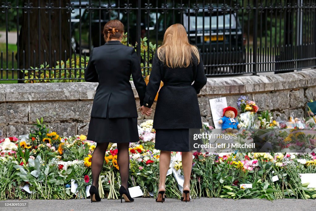 The Nation Mourns The Death Of Queen Elizabeth II - Saturday