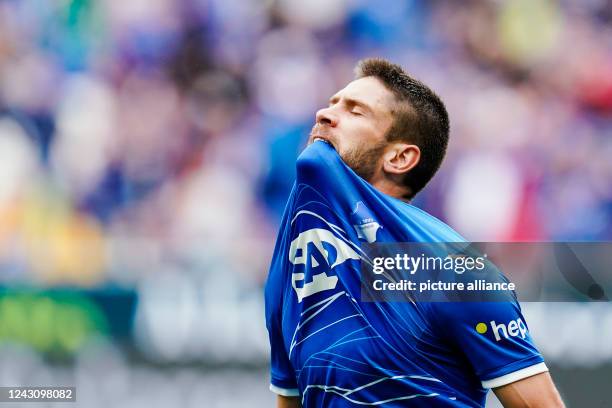 September 2022, Baden-Wuerttemberg, Sinsheim: Soccer: Bundesliga, TSG 1899 Hoffenheim - FSV Mainz 05, Matchday 6, PreZero Arena. Hoffenheim's goal...