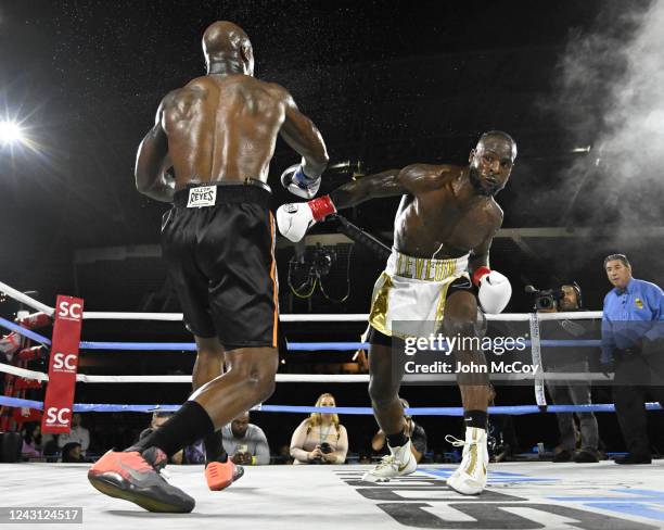 LeVeon Bell, white trunks, knocks out Adrian Peterson in the fifth round at Banc of California Stadium on September 10, 2022 in Los Angeles,...