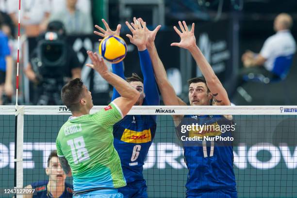 Klemen Cebulj ,Simone Giannelli ,Simone Anzani during the FIVB Volleyball Mens World Championship match between Italy v Slovenia, in Katowice,...