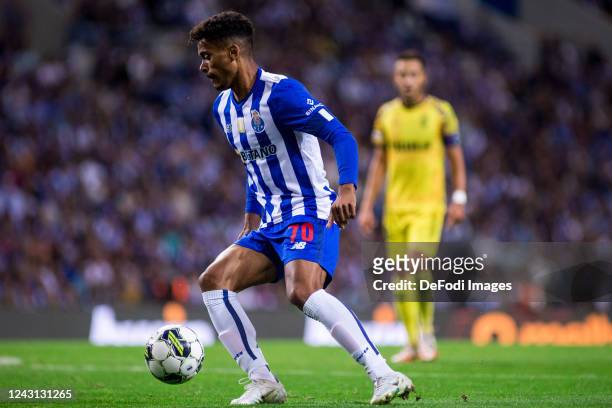 Goncalo Borges of FC Porto controls the ball during the Liga Portugal Bwin match between FC Porto and GD Chaves at Estadio do Dragao on September 10,...