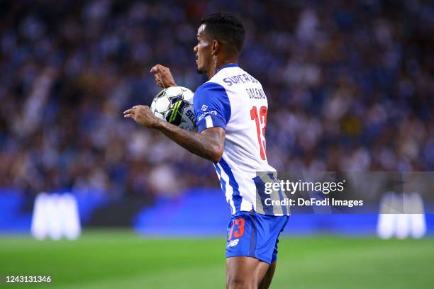 Wenderson Galeno of FC Porto controls the ball during the Liga Portugal Bwin match between FC Porto and GD Chaves at Estadio do Dragao on September...