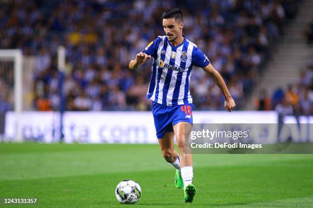 Stephen Eustaquio of FC Porto controls the ball during the Liga Portugal Bwin match between FC Porto and GD Chaves at Estadio do Dragao on September...