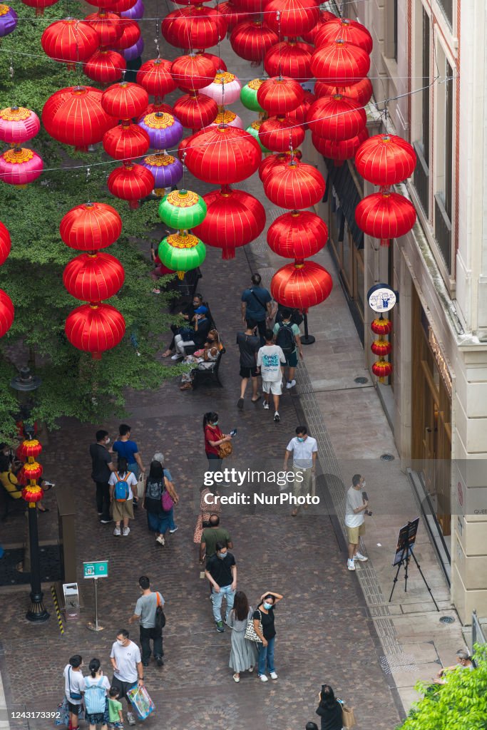 Hongkongers Enjoy The Mid-Autumn Festival Despite High COVID Numbers