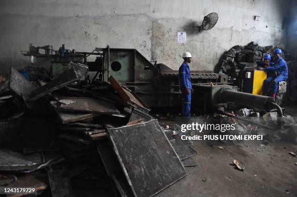 Compress Scrap 46 Compress Machine Stock Photos, High-Res Pictures, and Images - Getty ...