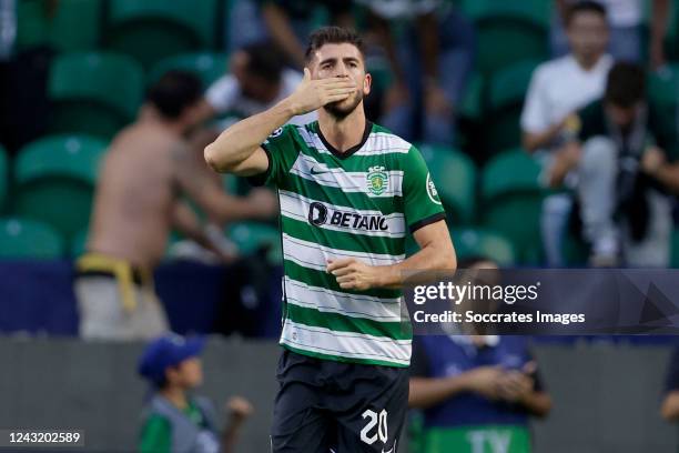 Paulinho Sporting Clube de Portugal celebrates 1-0 during the UEFA Champions League match between Sporting CP v Tottenham Hotspur at the Estadio Jose...