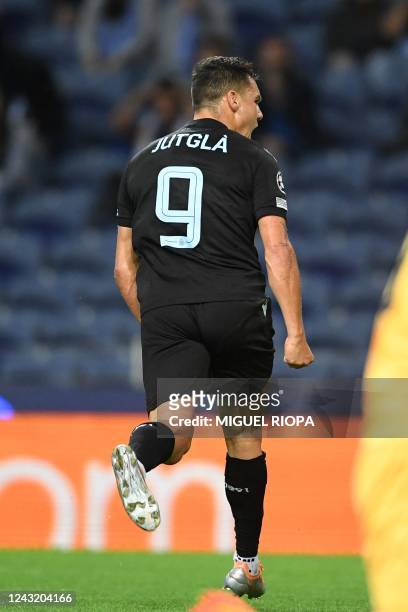 Club Brugge's Spanish forward Ferran Jutgla celebrates after scoring his team's first goal during the Champions League, group B, first leg football...