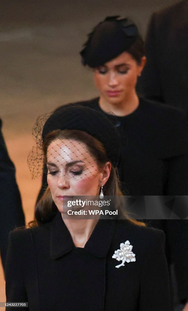 The Coffin Carrying Queen Elizabeth II Is Transferred From Buckingham Palace To The Palace Of Westminster