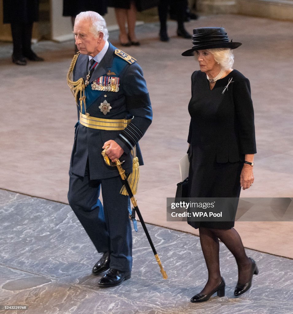 The Coffin Carrying Queen Elizabeth II Is Transferred From Buckingham Palace To The Palace Of Westminster