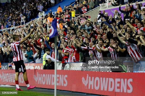 Jack Clarke of Sunderland scores the third goal and celebrates during the Sky Bet Championship match between Reading and Sunderland at The Select Car...