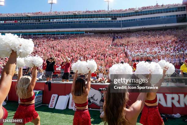 Arkansas Razorbacks Cheer Arkansas Cheerleaders Photos and Premium High Res Pictures - Getty Images