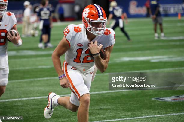 Clemson Tigers quarterback Hunter Johnson warms up for the game between the Clemson Tigers and the Georgia Tech Yellow Jackets on September 5, 2022...