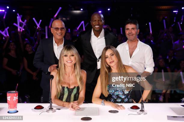 Finale Results Episode 1720 -- Pictured: Howie Mandel, Heidi Klum, Terry Crews, Sofia Vergara, Simon Cowell --