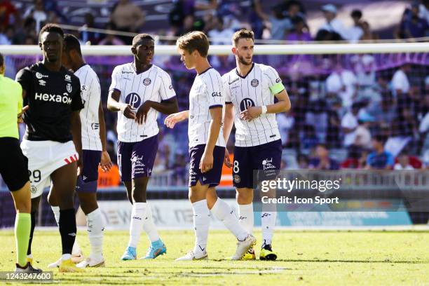 Kevin KEBEN - 08 Branco VAN DEN BOOMEN during the Ligue 1 Uber Eats match between Toulouse and Reims at Stadium Municipal on September 11, 2022 in...