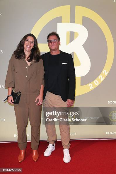 Sarah Riley Actor Sarah Riley, wearing Bogner Frozen Riviera, during the 90 years... News ...